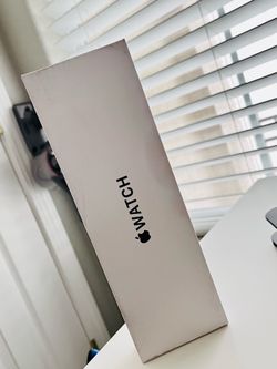 Apple Watch se3 40mm gps, starlight newest model! Brand new!!!