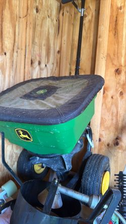 John Deere Broadcast Spreader
