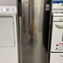 LG Small Refrigerator 