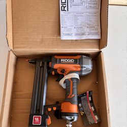RIDGID Pneumatic 18-Gauge 1-1/2 in. Finish Stapler