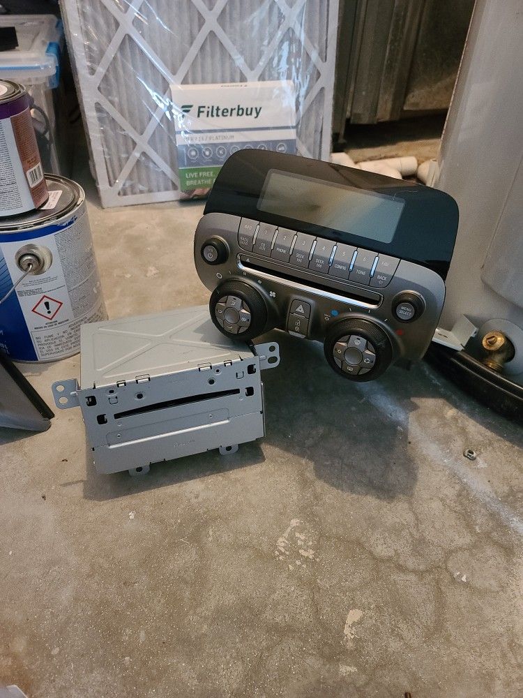 Oem 2010 Chevy Camaro Radio