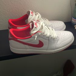 Air Jordan 1 Retro Lows OG University Red 