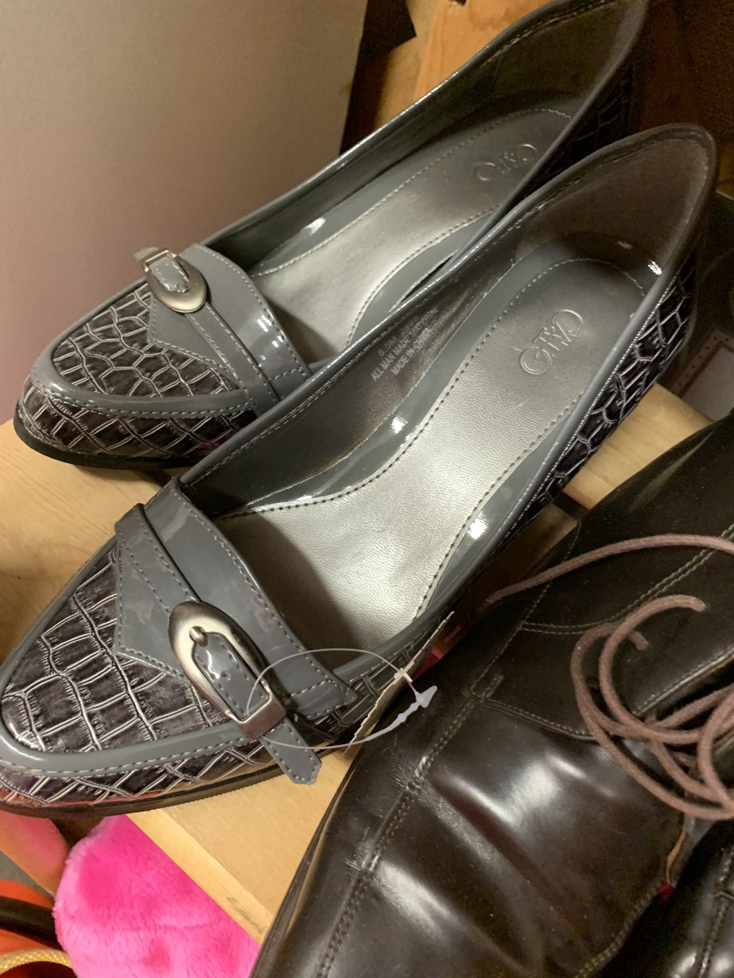 8 1/2 grey heels
