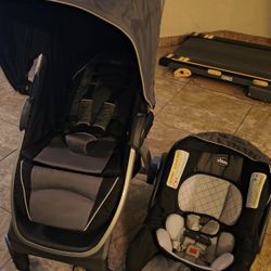 Chicco Stroller And Car Seat Combo , Black 