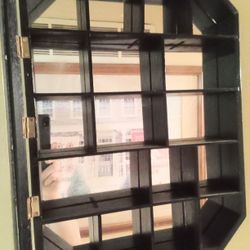 VINTAGE DECORATIVE WALL DISPLAY CASE