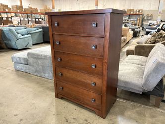 VAUGHAN-BASSETT Cherry Finished 5 Drawer Chest with Square Metal Pulls