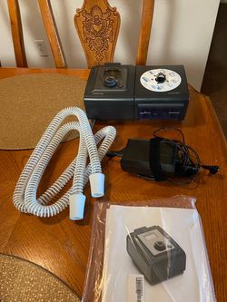 Sleep machine with humidifier