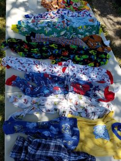 Boys 2T lot of 20