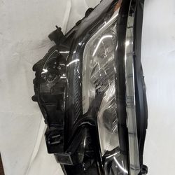 Headlight Toyota Sienna 2020-2024
