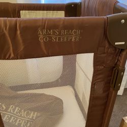 Portable Baby Bed With  bassinet