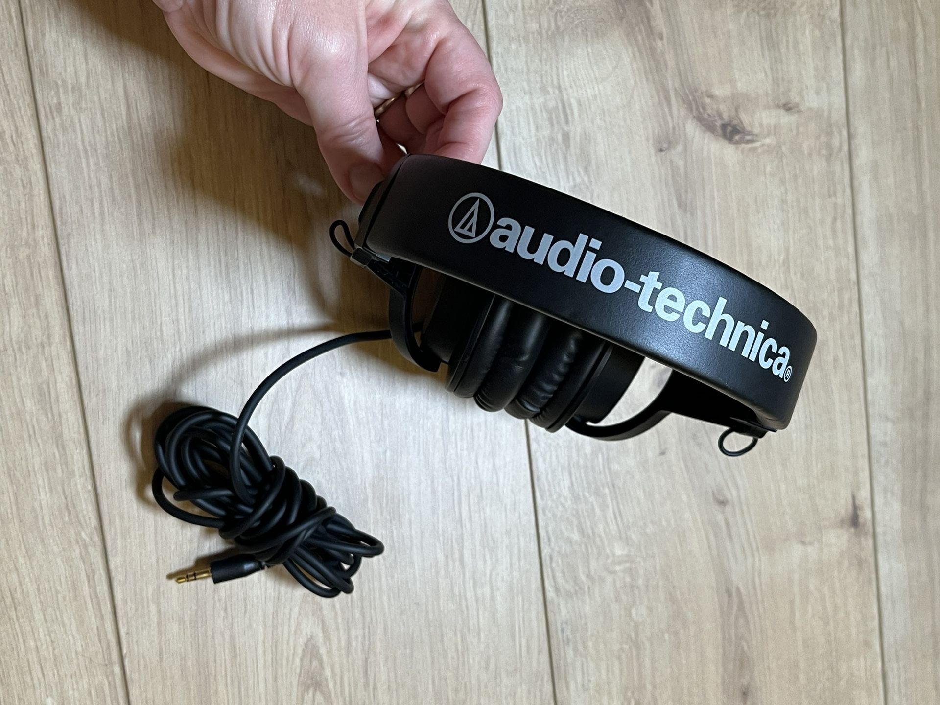 Audio-Technica ATH-M20x Professional Studio Monitor Headphones