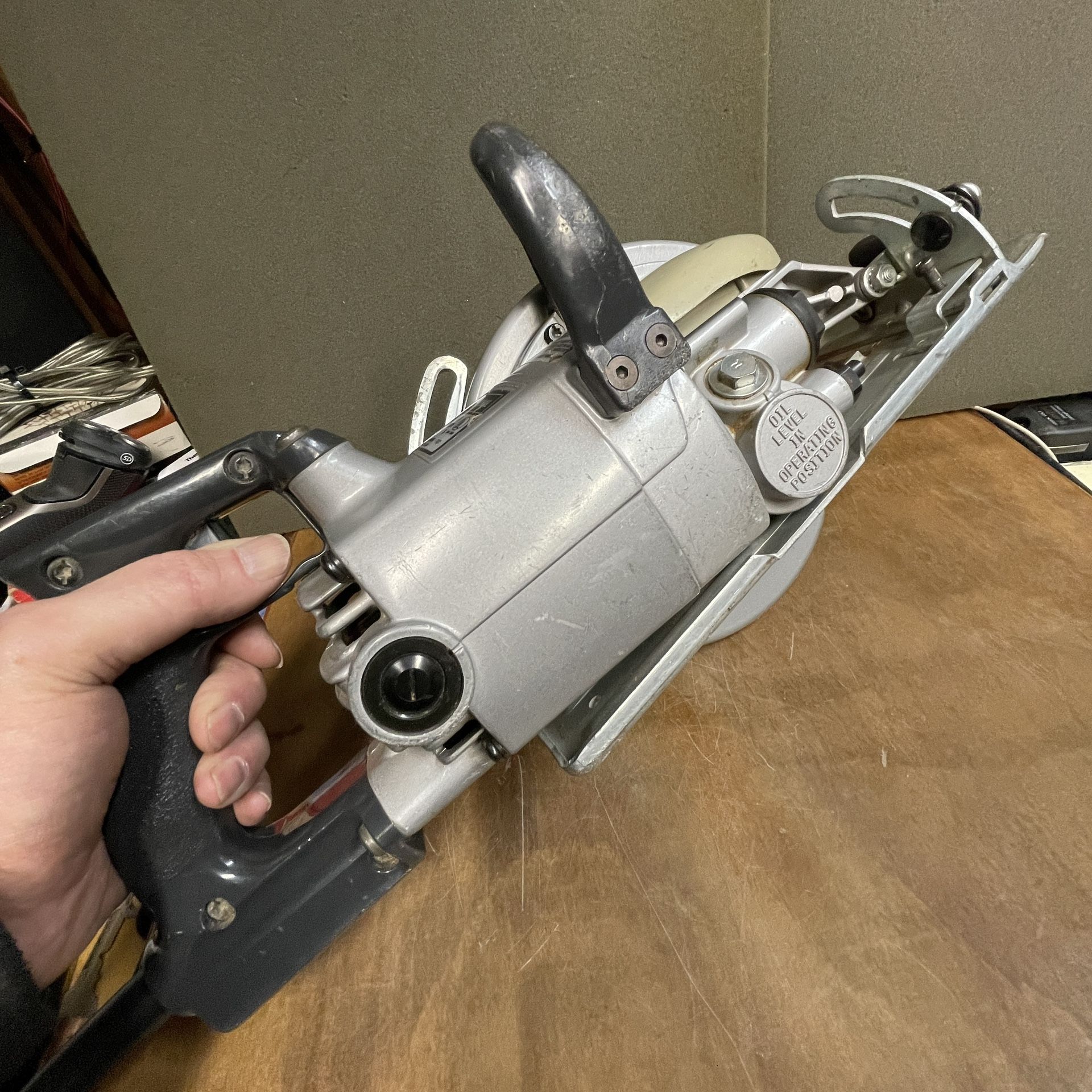 SKILSAW MODEL 77 PROFESSIONAL 7 1/4 WORM DRIVE CIRCULAR SAW and BAG for