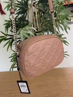 DKNY an amazing bag SHARON Camera Bag Women Crossbody MSRP $148 NWT BAG Handbag