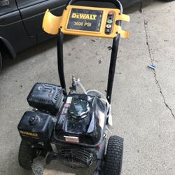 Dewalt 3600 Psi Professional Cold Water Gas Pressure Washer