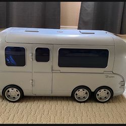 Collectibe Bratz Party bus