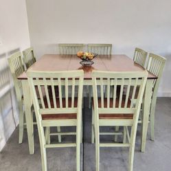 Table Set 8 Seats (Built-in Leaf) Excellent Condition 