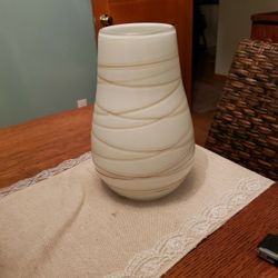 Beautiful White Art glass With Gold Ribbed Around Vase