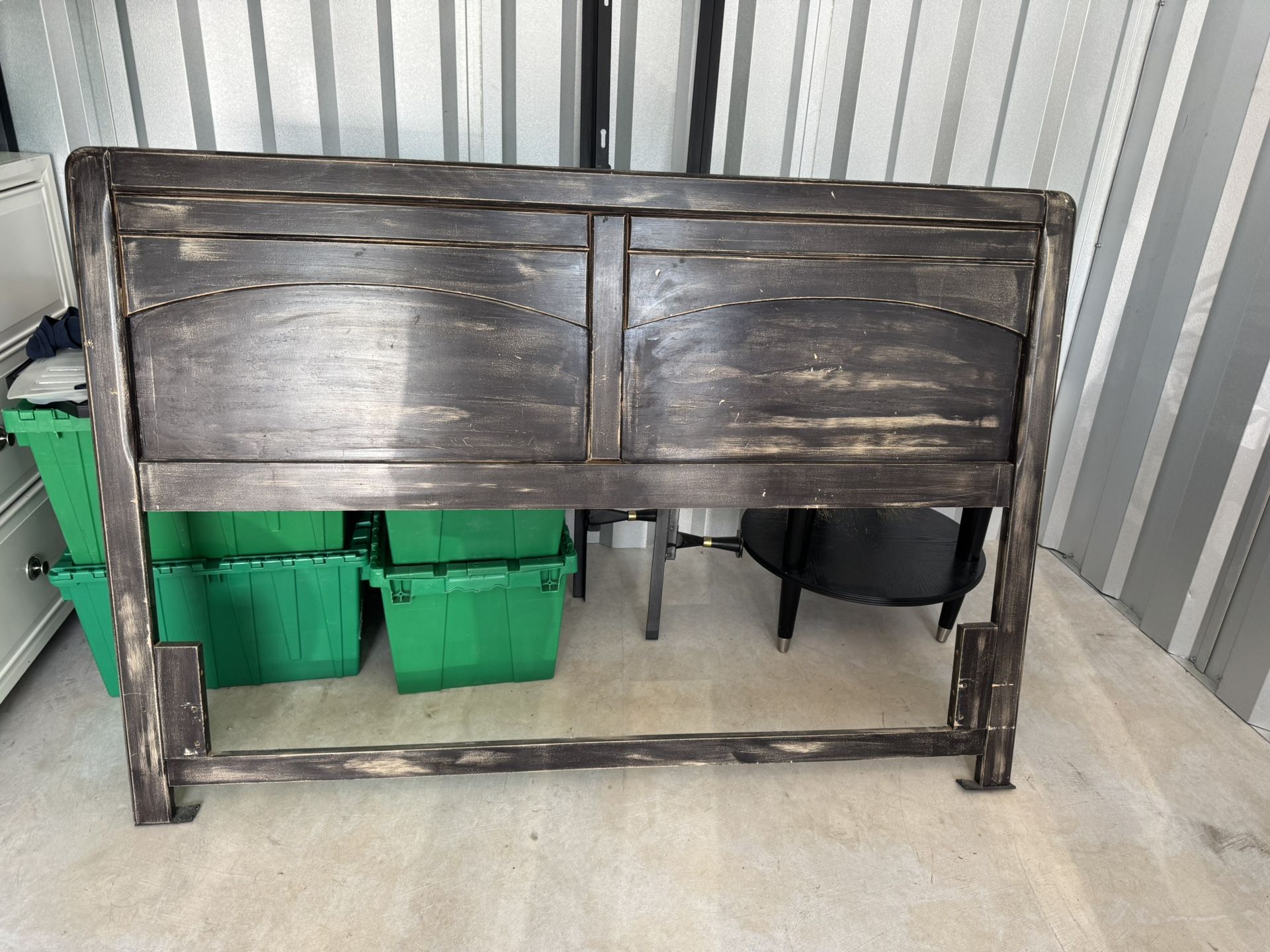 Full Sized Bed & Dresser Set