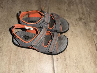 Oshkosh Boy Sandals Size 11