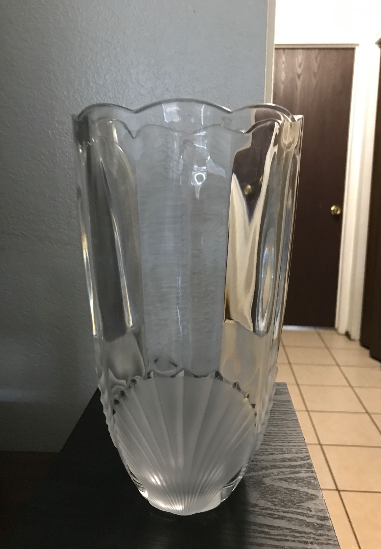 Seashell glass flower Vase (OfferUP!)