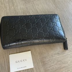 Authentic Gucci Wallet 