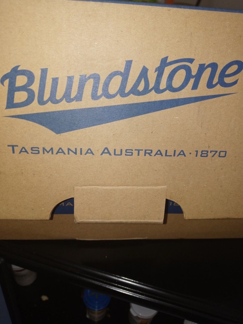 Blundstone Work Boots Size 8.5 New 