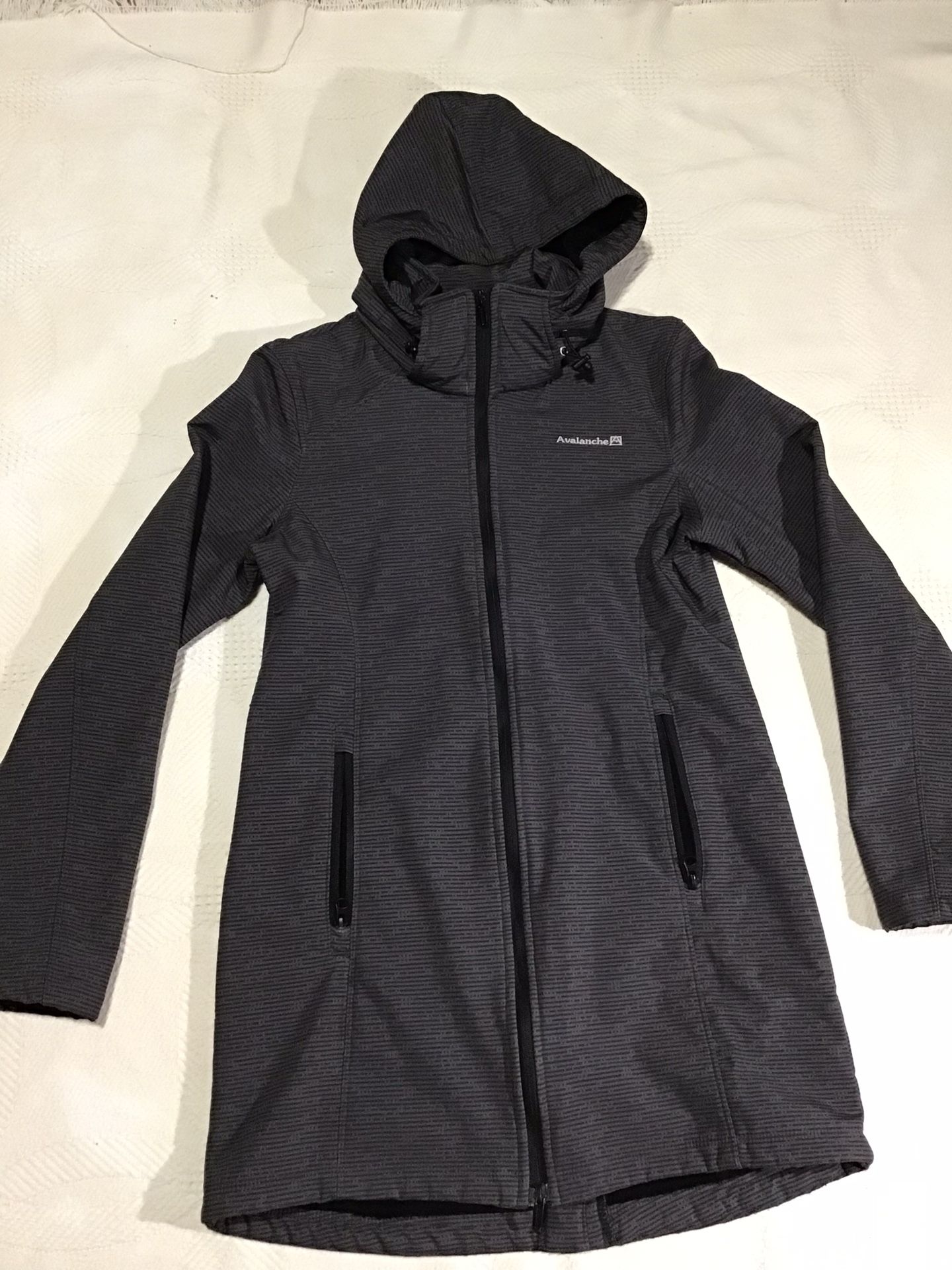 Avalanche Women’s Size Large Soft Fleece Lined Jacket Runs Like A Medium