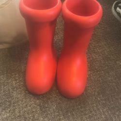 tiktok big red boots