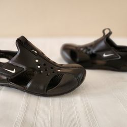 NIKE GIRLS SIZE 3
