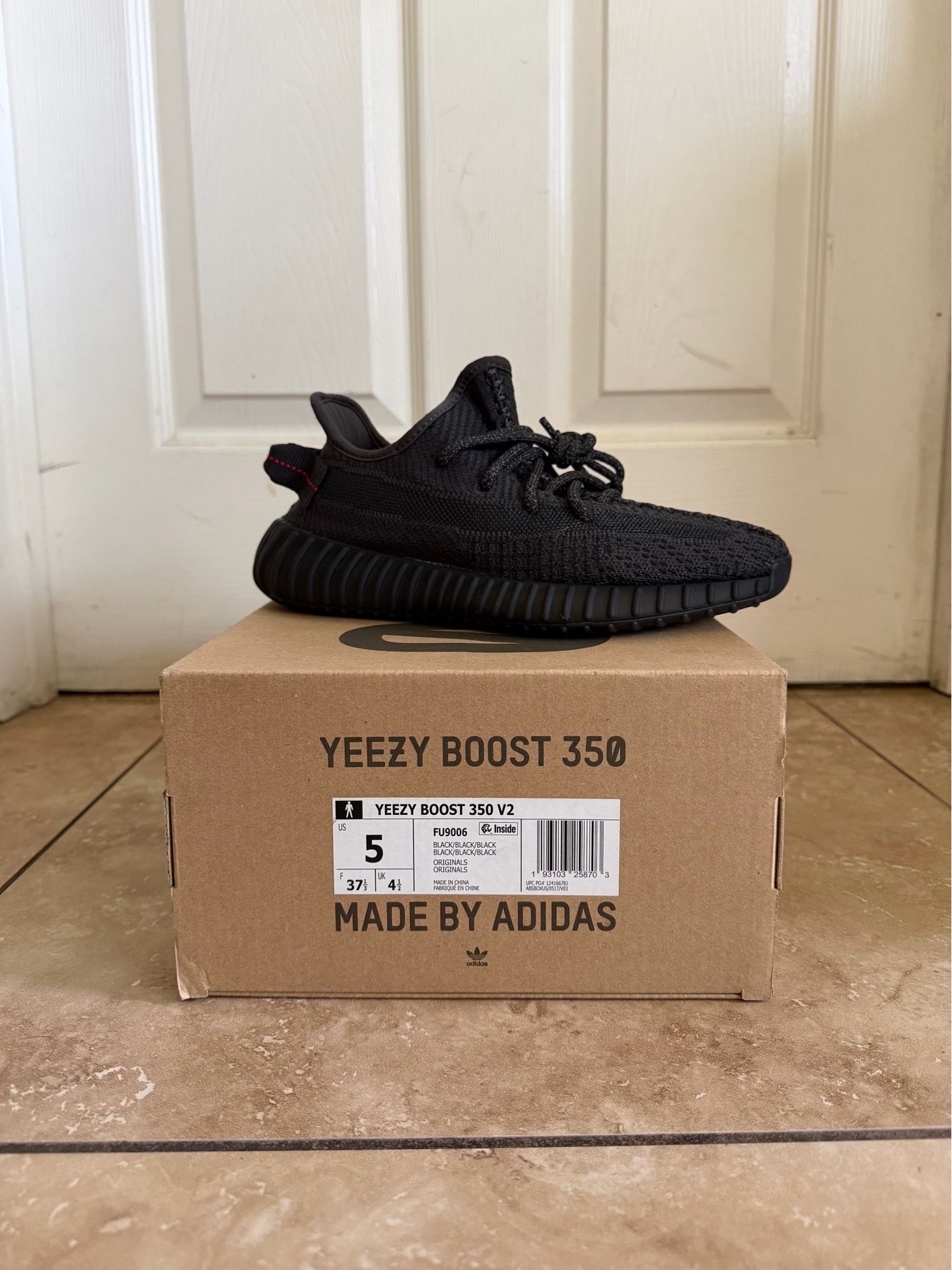 Yeezy Boost 350 V2 Black