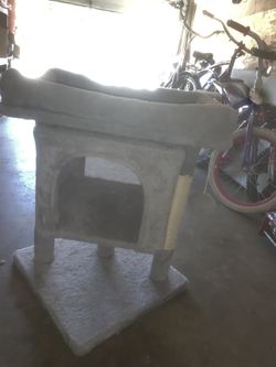 Cat tree/ Scratcher