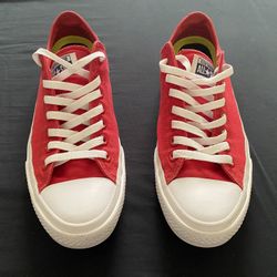 RED CONVERSE ALL STARS