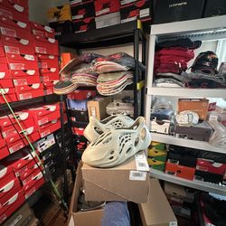 Adidas Yeezy Foam RNR “Stone Salt” Brand New!  Size: 10