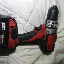 Milwaukee Drill And M18 Red Lithium XC 5.0