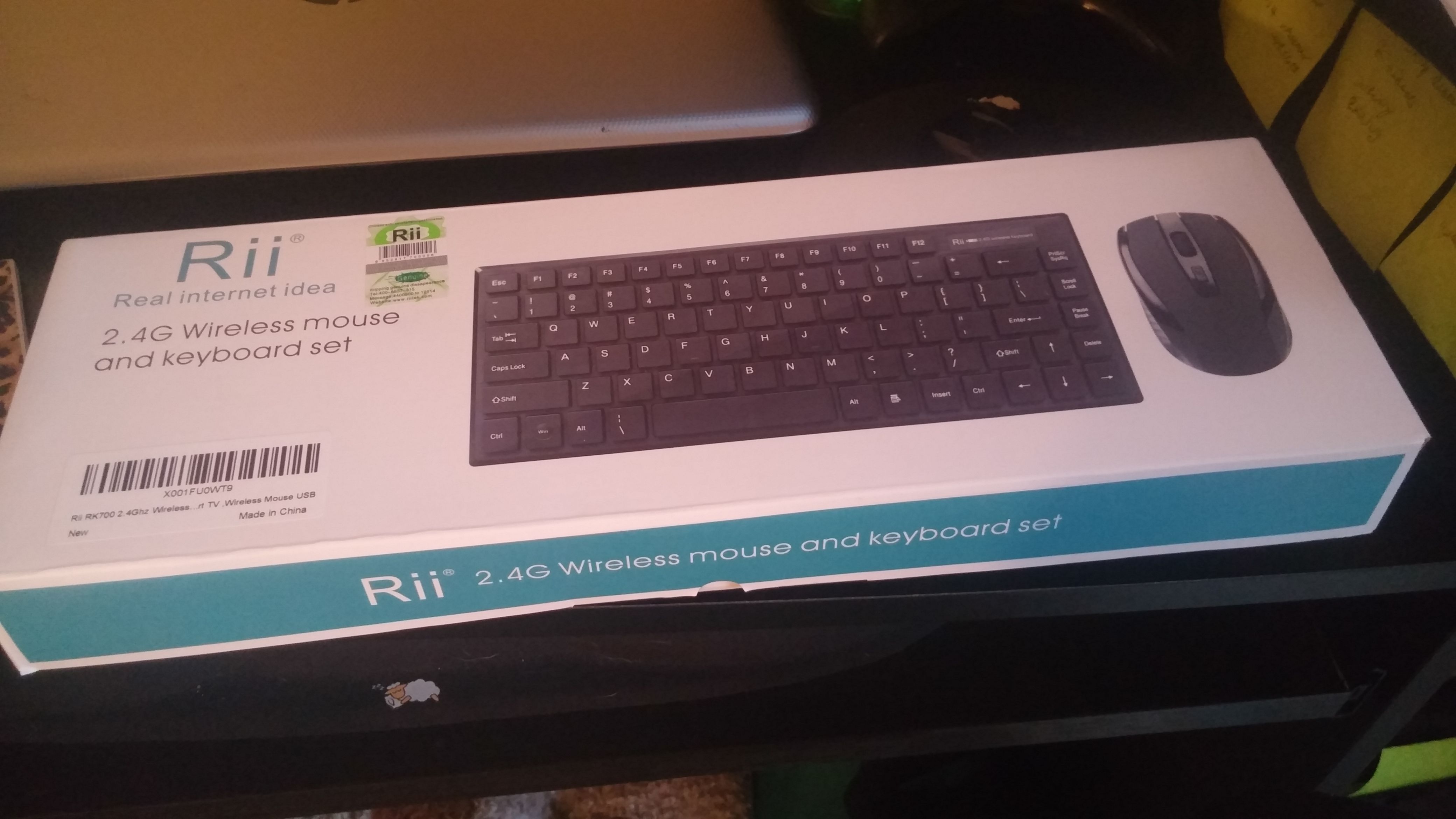 2.4 G wireless mouse and keyboard