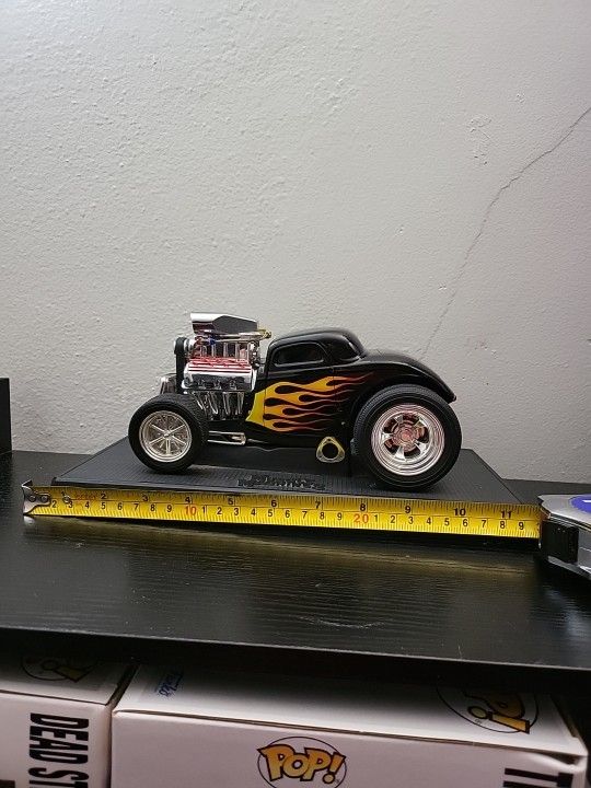 Muscle Machine 33 Ford Coupe Black with Flames 1:18 Scale No Box