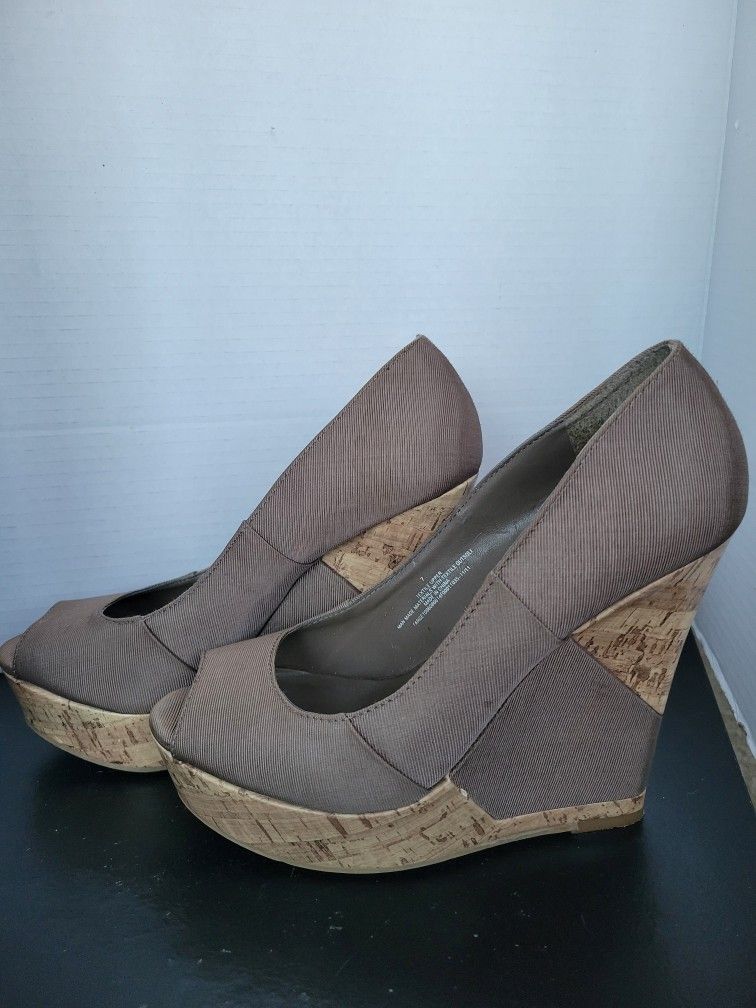 Mossimo Women's Peep Toe Wedges Beige & Cork 5" Heels 