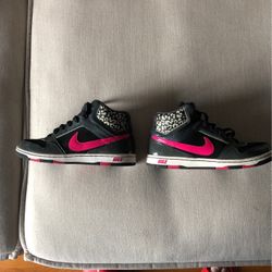 Women’s Nikes Airs
