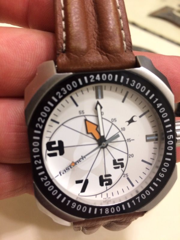Fastrack 3083ssa hotsell watch price
