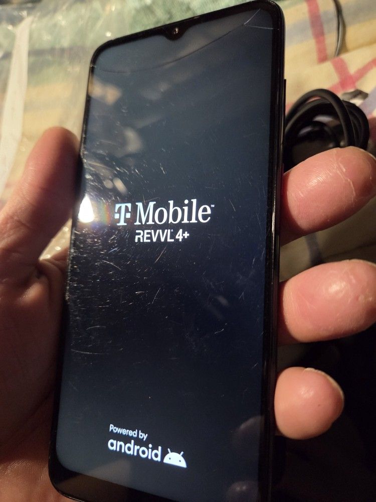 REVVL4+ WORKS PERFECT. UNLOCKED.