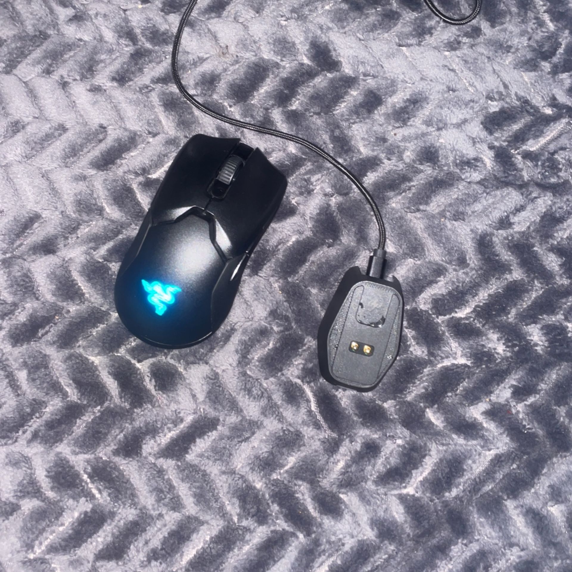 Wireless Razor Mouse With Charging Deck