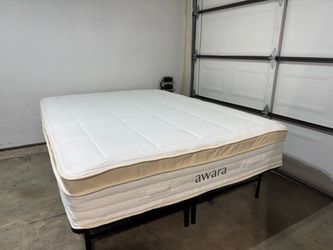 Awara Premier Natural Hybrid Queen Mattress - Delivery Available - LIKE NEW!