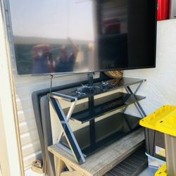 75” LG 4K SmartTv With Stand