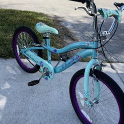 Schwinn Girls Bike – Excellent Condition! 🌸