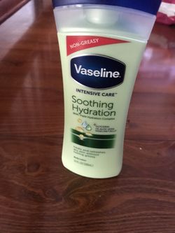 Vaseline soothing hydration