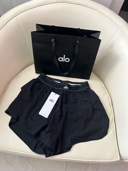 Alo Yoga Woman Shorts