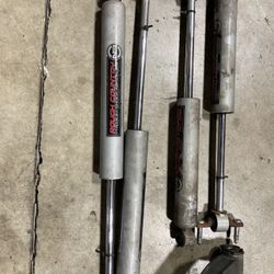 4-6” lift kit Shocks