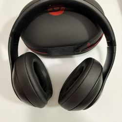 Apple Beats Studio 3 Noise Cancelling 