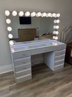 Luxury Glass Top Make Up Vanity W Bluetooth