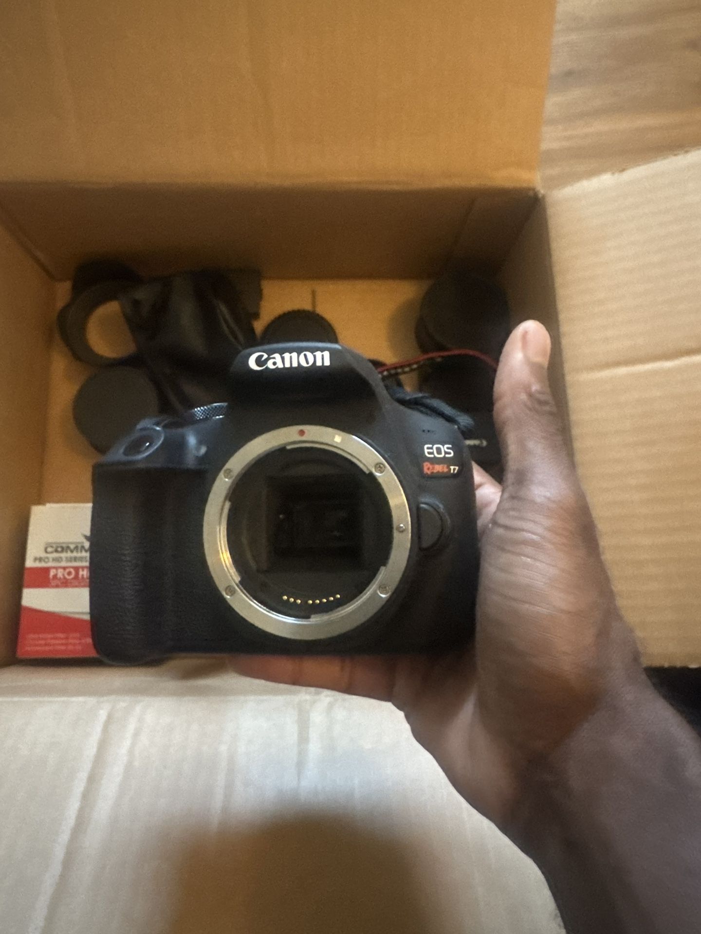 Canon EOS Rebel T7